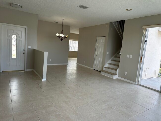 Foto del edificio - 7302 Burgess Dr