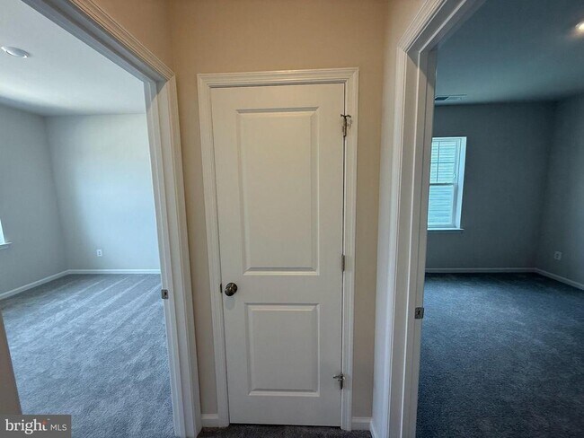 Foto del edificio - 18 Trout Lily Dr