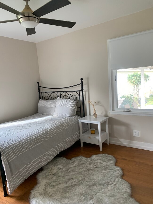 Building Photo - 467 E 44th Cir