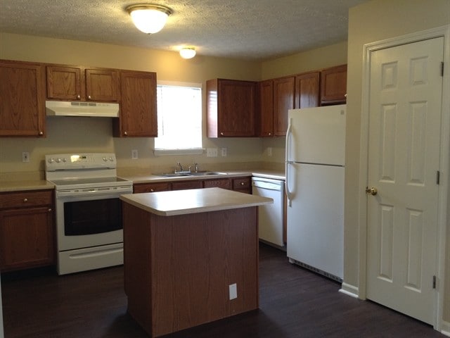 Building Photo - 7 Amelia Park Drive