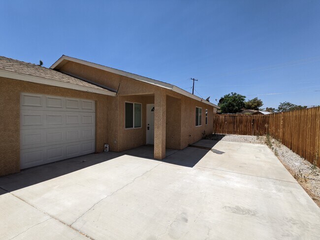 Building Photo - 7154 Barberry Ave