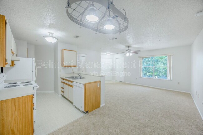 Building Photo - 974 Leeward Pl