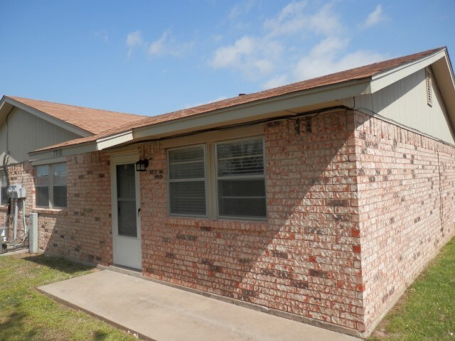 7938 Crossland Circle NW - 7938 NW Crossland Cir