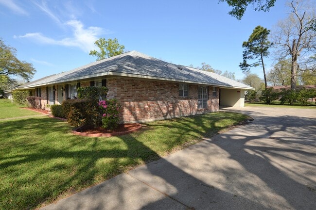 Building Photo - Newly Renovated 3 Bedroom Home in Sherwood...