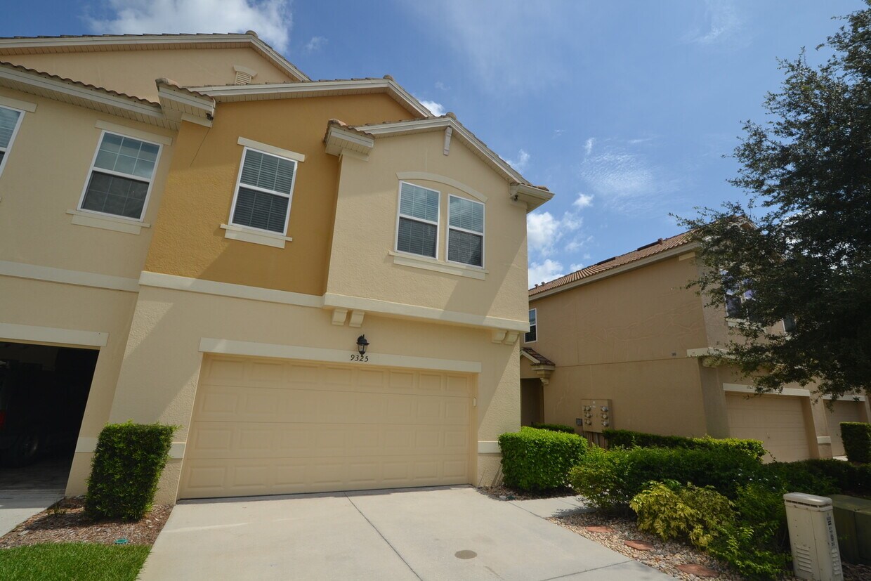 Primary Photo - Gorgeous 3/2.5 Townhome in East Orlando ~ ...