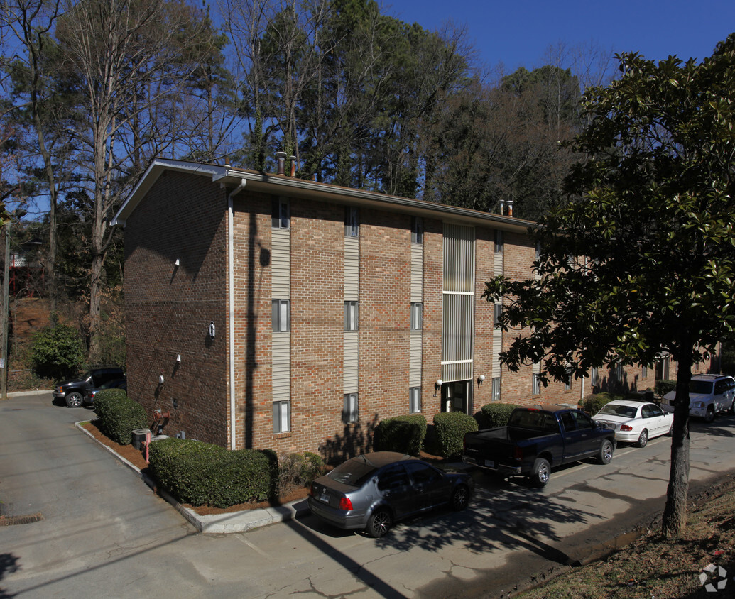 Foto del edificio - Buford Towne Apartments