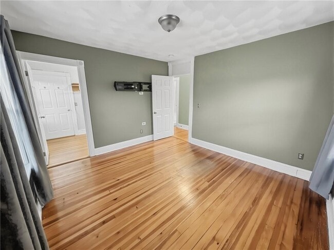 Foto del edificio - 358 Weeden St
