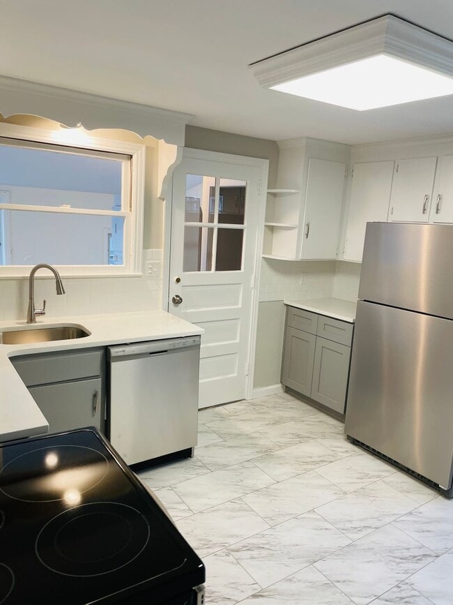 Building Photo - Seymour