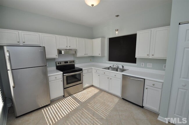 Building Photo - 114 Windward Ct