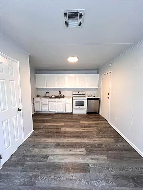 Building Photo - 301 Winding Ln