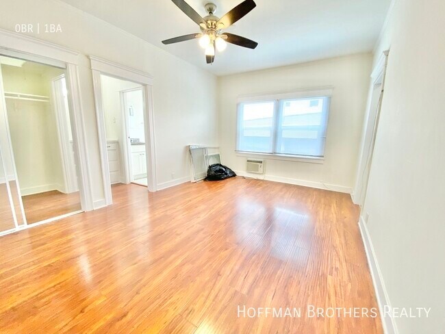 Building Photo - 565 Heliotrope Dr