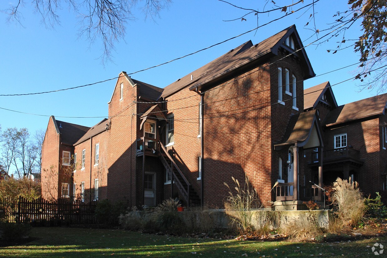 Foto del edificio - Everett Terrace
