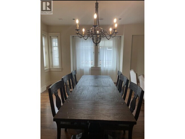 Photo du bâtiment - 7589 Curtis St