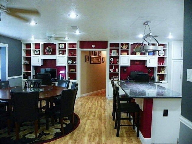 Building Photo - 3713 Piney Point Rd