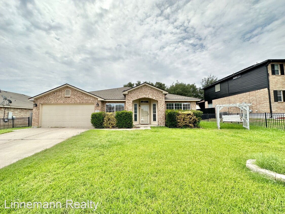 Foto principal - 4 br, 2 bath House - 728 Cattail Circle