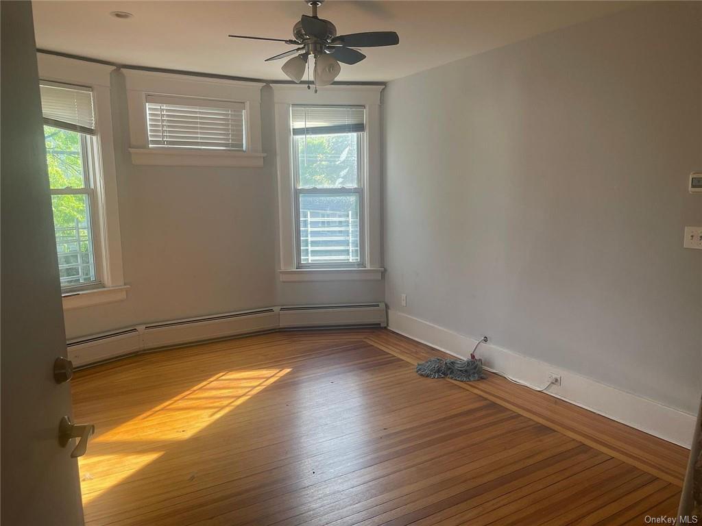 Primary Photo - 32 Grandview Ave