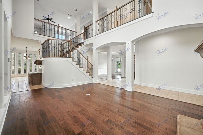Building Photo - 959 Roxbury Way