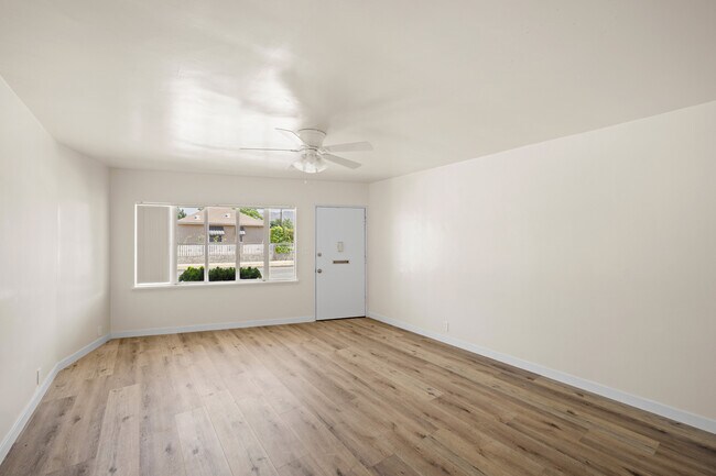 Building Photo - 1337 N Buena Vista St