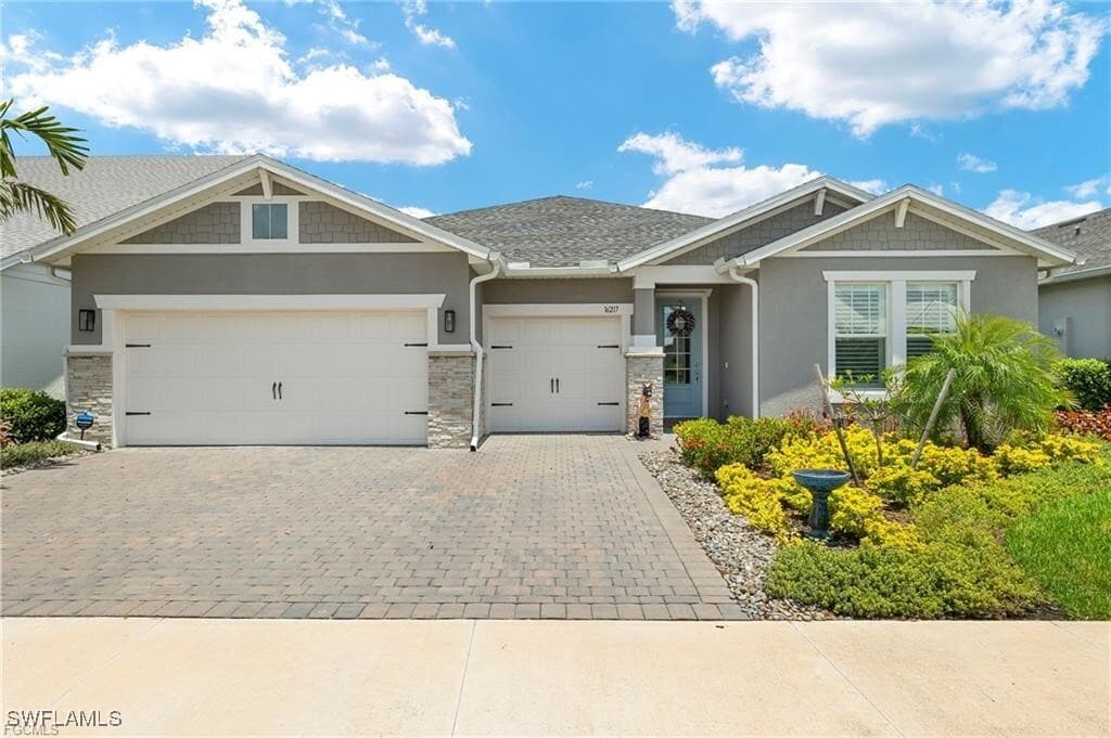 Foto principal - 16217 Bluestem Ln
