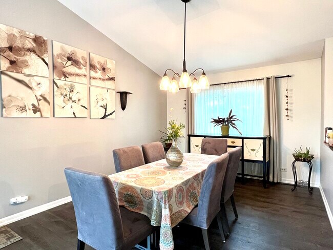 Foto del edificio - 3848 Sutherland Dr