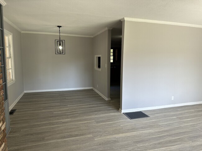 Building Photo - 299 Youngblood Cir