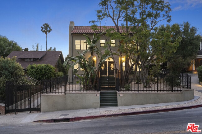Building Photo - 1305 Lucile Ave