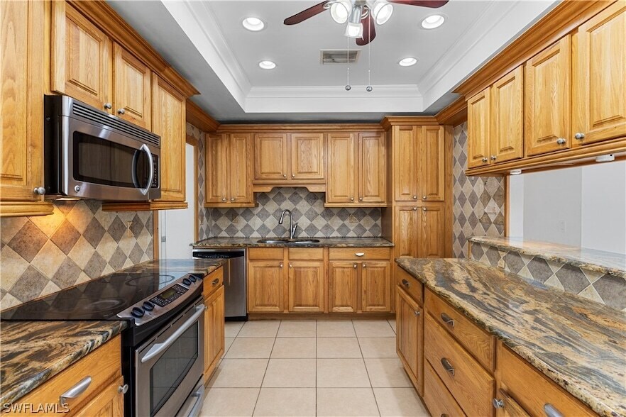Primary Photo - 2871 Poinciana St