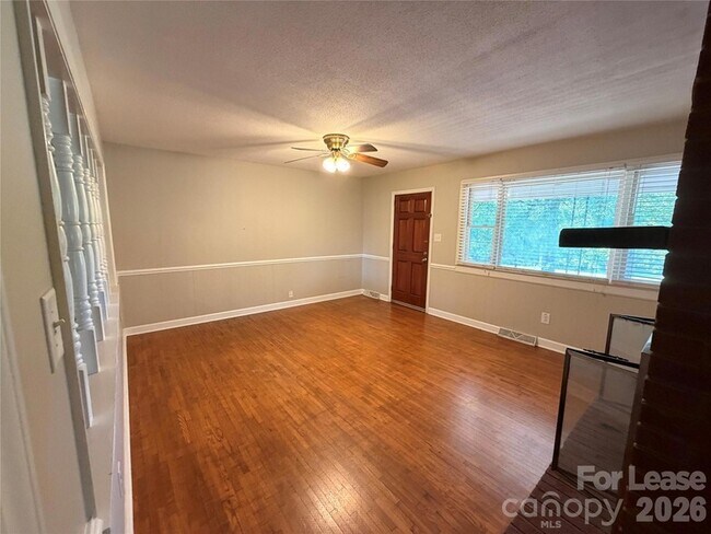 Foto del edificio - 2590 Otis Dellinger Rd