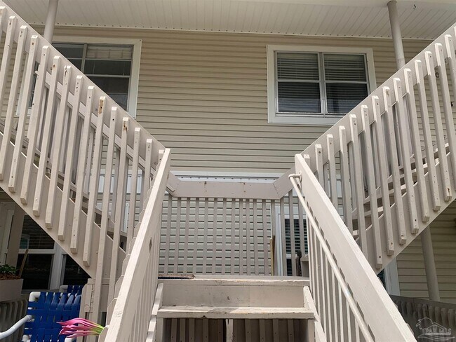 Foto del edificio - 1200 Shoreline Dr