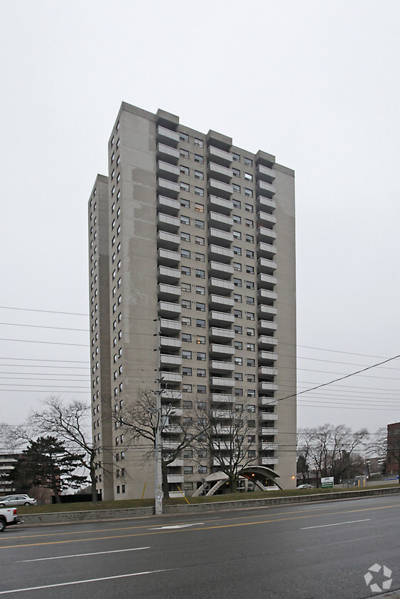 Photo du bâtiment - 2440 Hurontario St