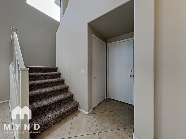 Foto del edificio - 2121 N 29th Pl