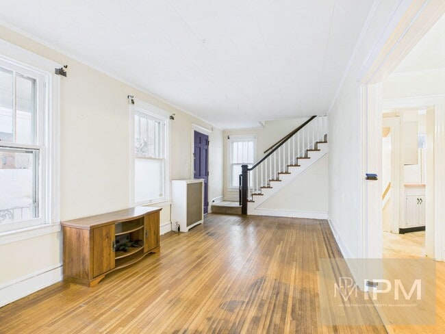 Building Photo - Charming 3 Bedroom, 2 Bath Home in York, Pa!