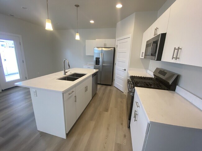 Foto del edificio - 4138 Baywood Dr