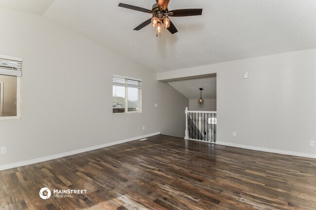 Foto del edificio - 4371 Hennings Dr