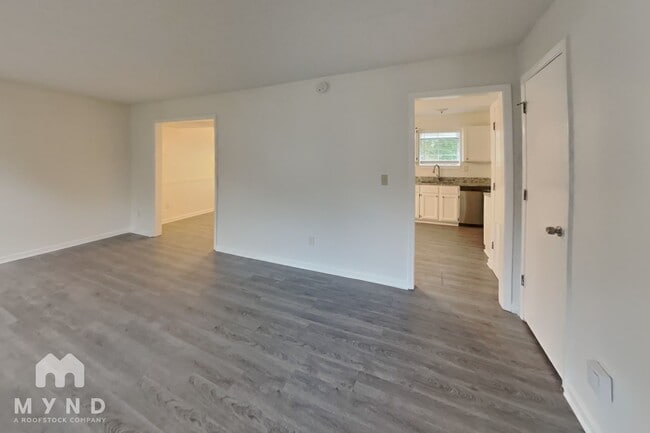 Building Photo - 5561 Northcut Dr