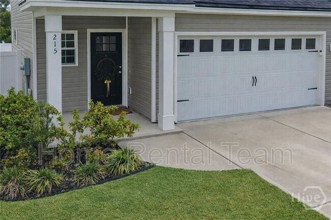 Building Photo - 215 James Dr