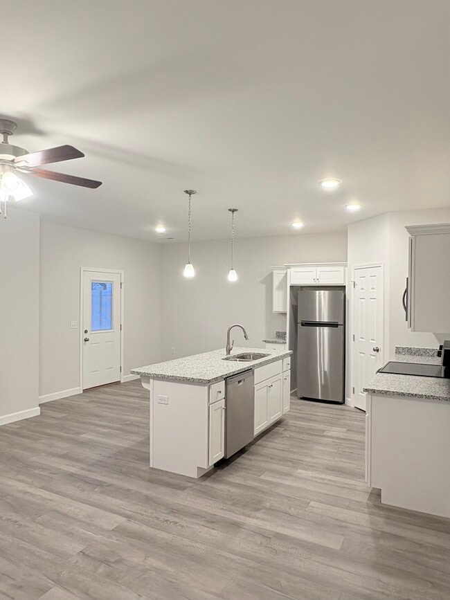 Foto del edificio - 870 Rodeo Ln