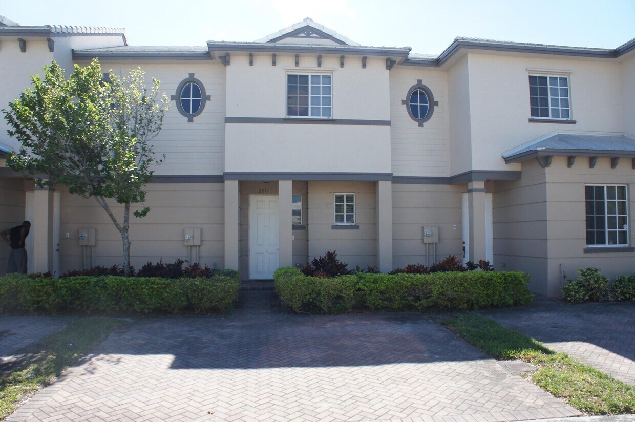 Foto principal - 2011 Nassau Dr