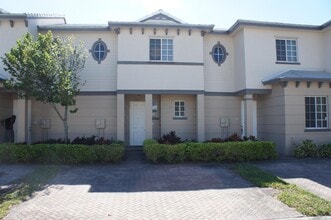Building Photo - 2011 Nassau Dr