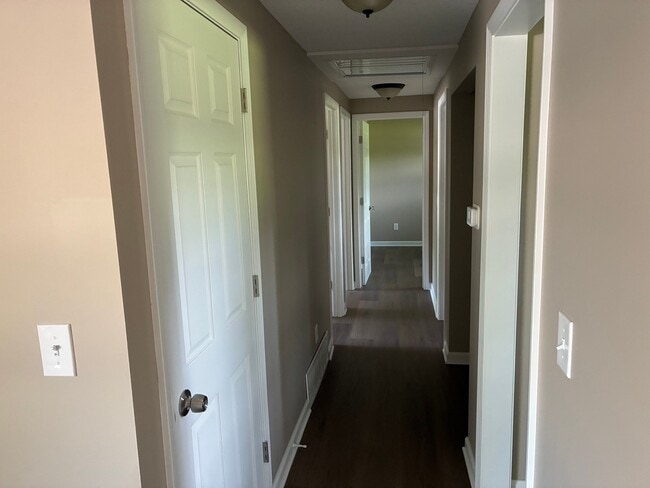 Building Photo - 418 Ranchero Pl