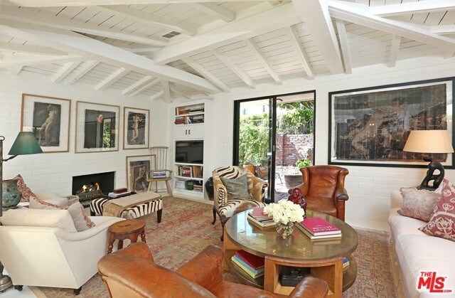 Foto del edificio - 8944 Ashcroft Ave