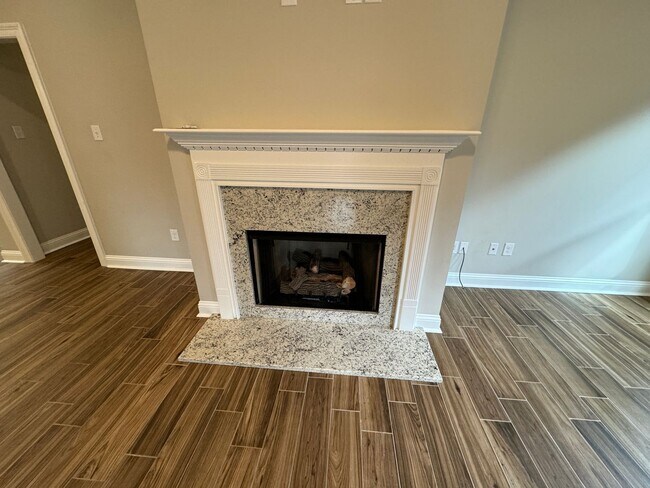 Building Photo - Half off the first Full Months rent! Gated...