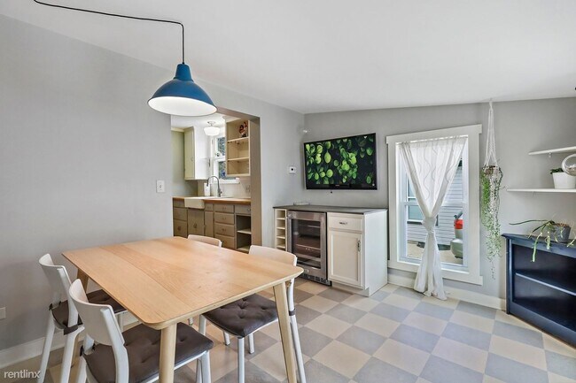 Foto del edificio - 1 br, 1 bath House - 165 S Weston Ave