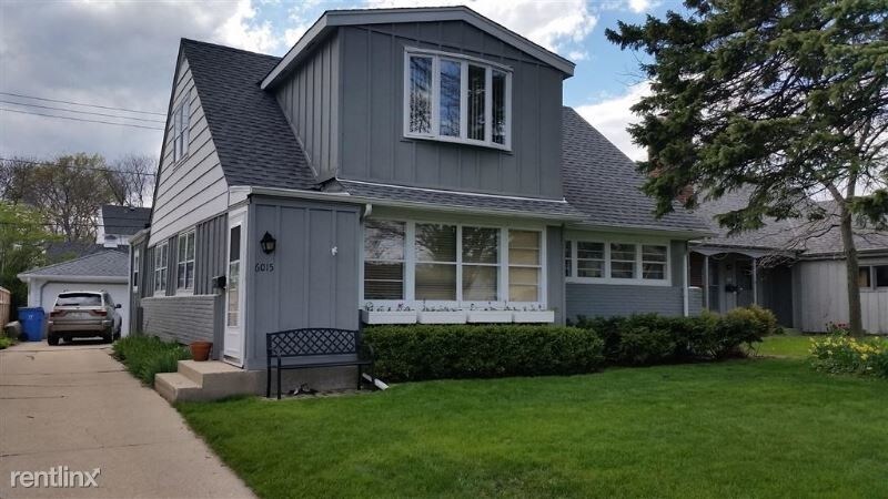 Foto principal - 4 br, 2 bath House - 6015 N Shoreland Ave