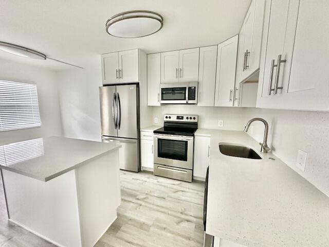 Building Photo - 478 Fanshaw L