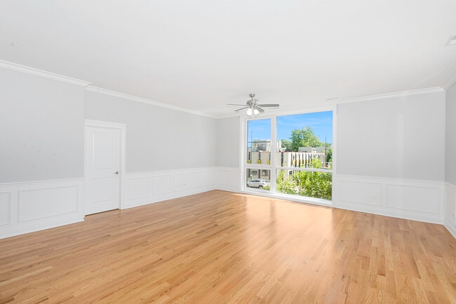 Foto del edificio - 520 N Western Ave