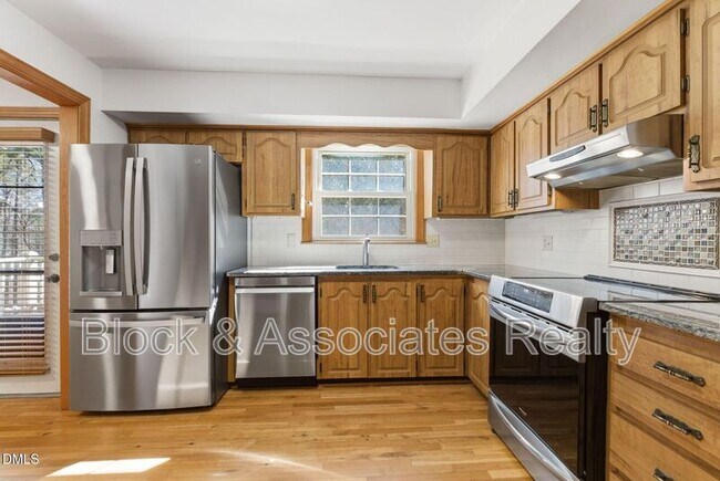 Foto del edificio - 1200 Boxwood Ln