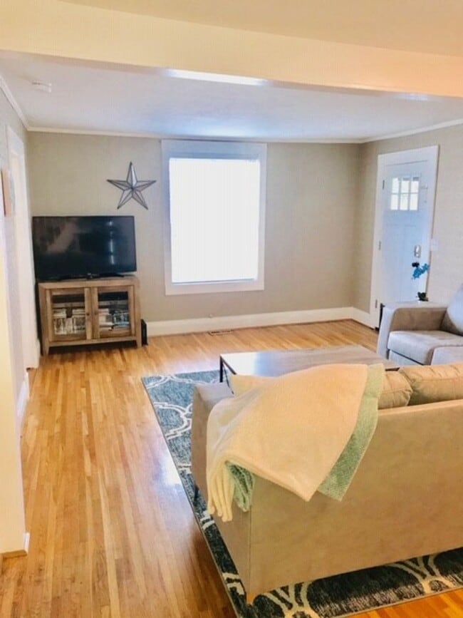 Building Photo - WINTER SPECIAL!!!! Beautiful 3 bedroom home in the Garden District of CDA