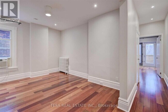 Photo du bâtiment - 648 Bathurst St