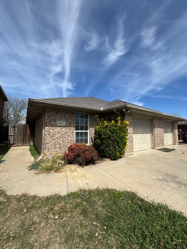 Building Photo - 5801 Swords Dr